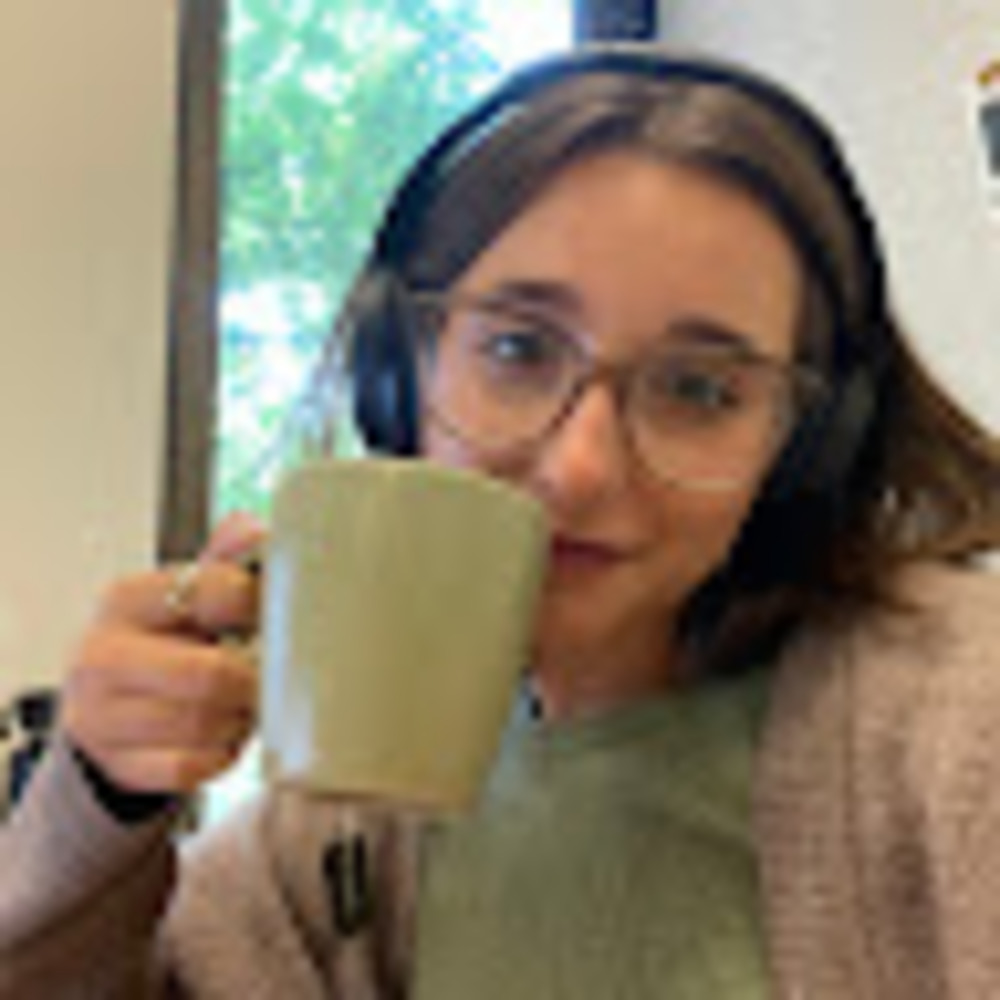 Meet your Posher, Caitlin